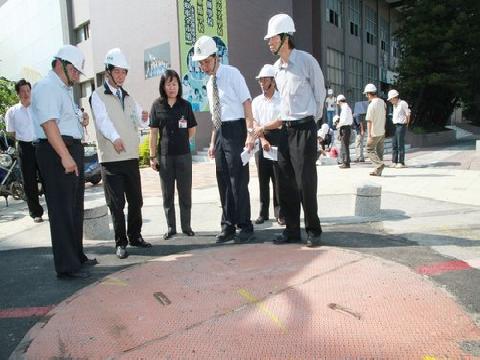 台南市汙水下水道工程影響交通 市長視察研擬對策...